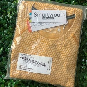 NWT Womens Smartwool 100% Merino wool long sleeve base layer